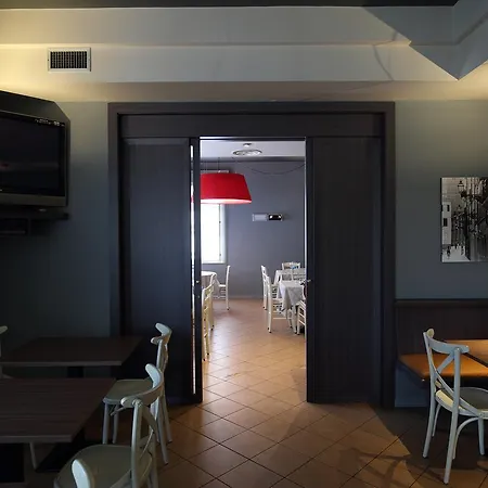 Отель Trattoria Contini