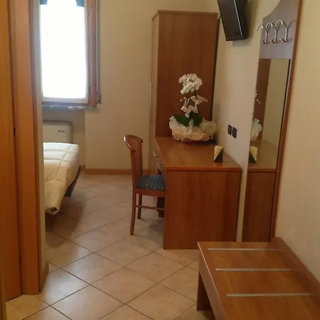 Ξενοδοχείο Trattoria Contini 3*